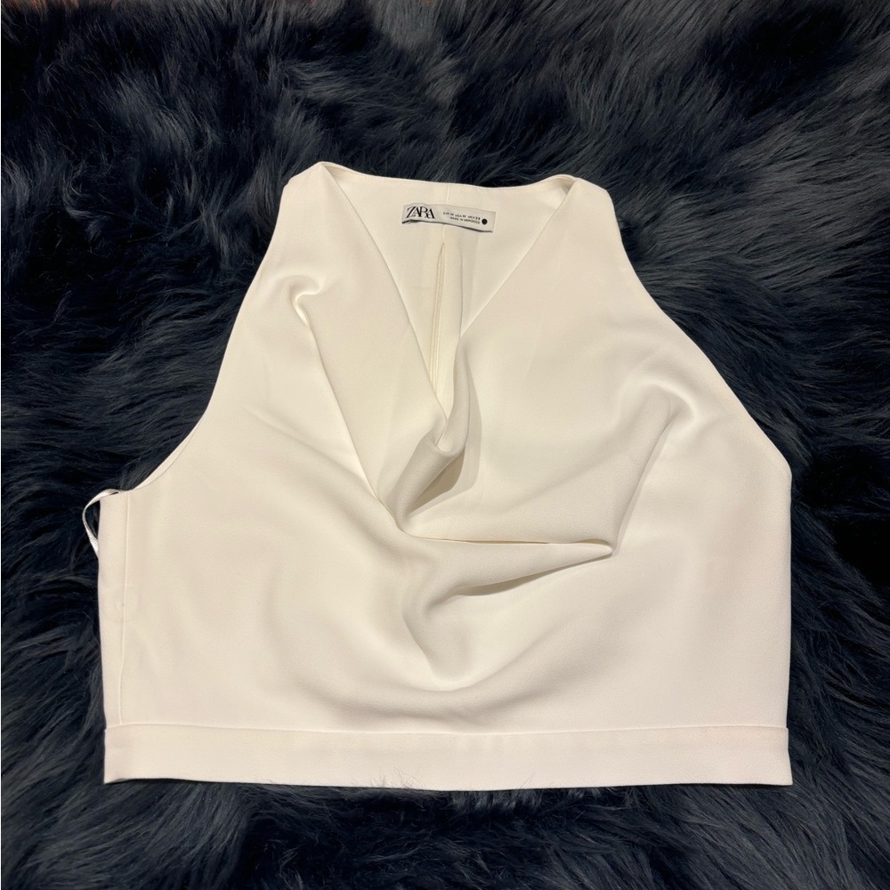 NWOT ZARA size M white scoop neck sleeveless top with back zipper